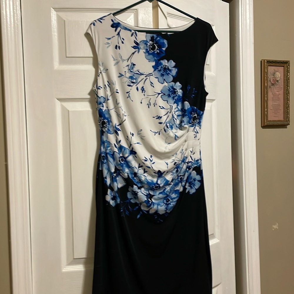 Cute sleeveless dress! Nice Spring/ summer